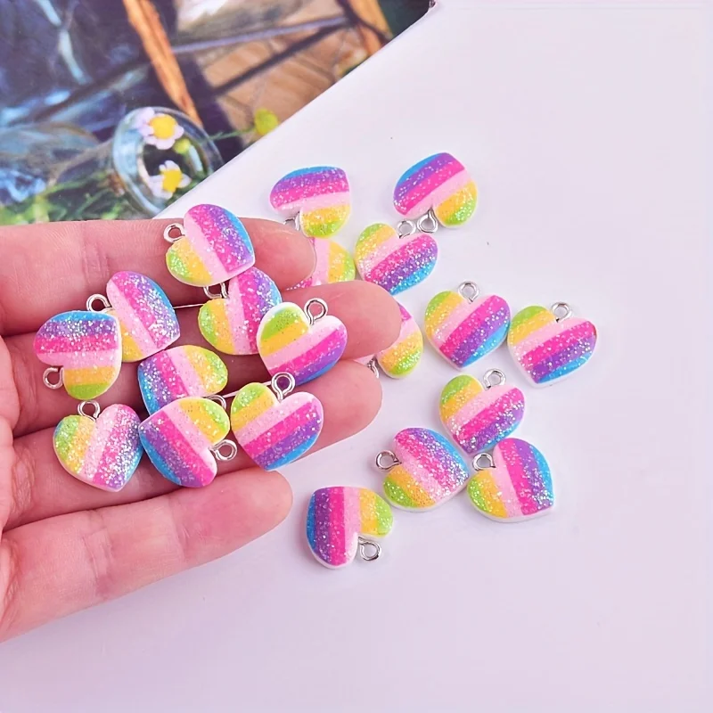 Resin Art Calligraphy - 10 Stück bunte Herz-Harz-Anhänger, niedliche gemischte